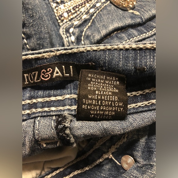 Roz and Ali Jeans - Picture 4 of 14